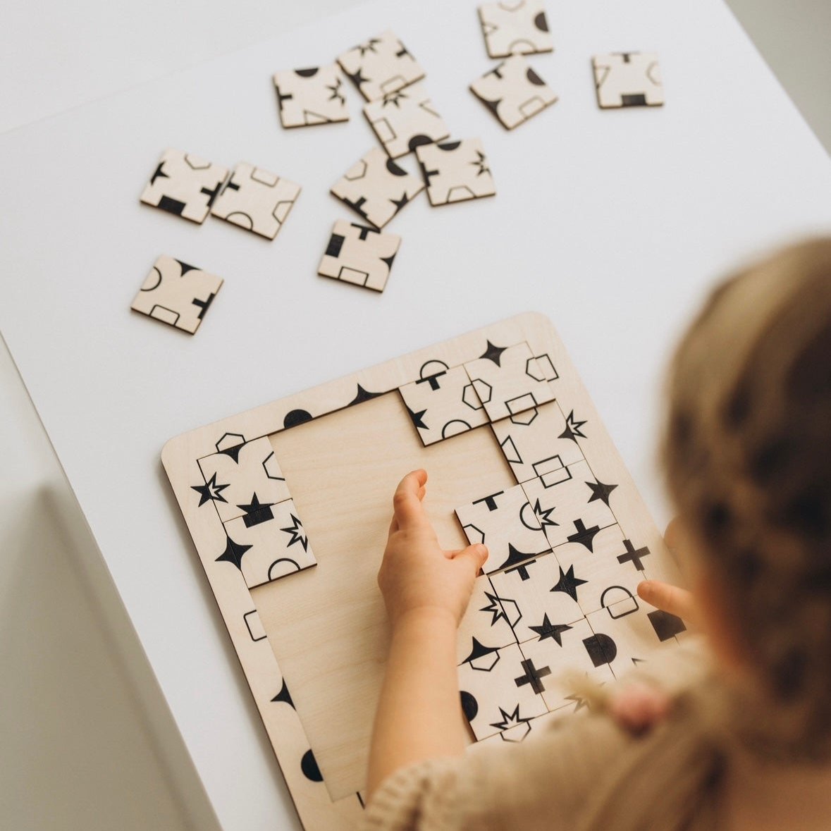 Logical puzzle - shapes