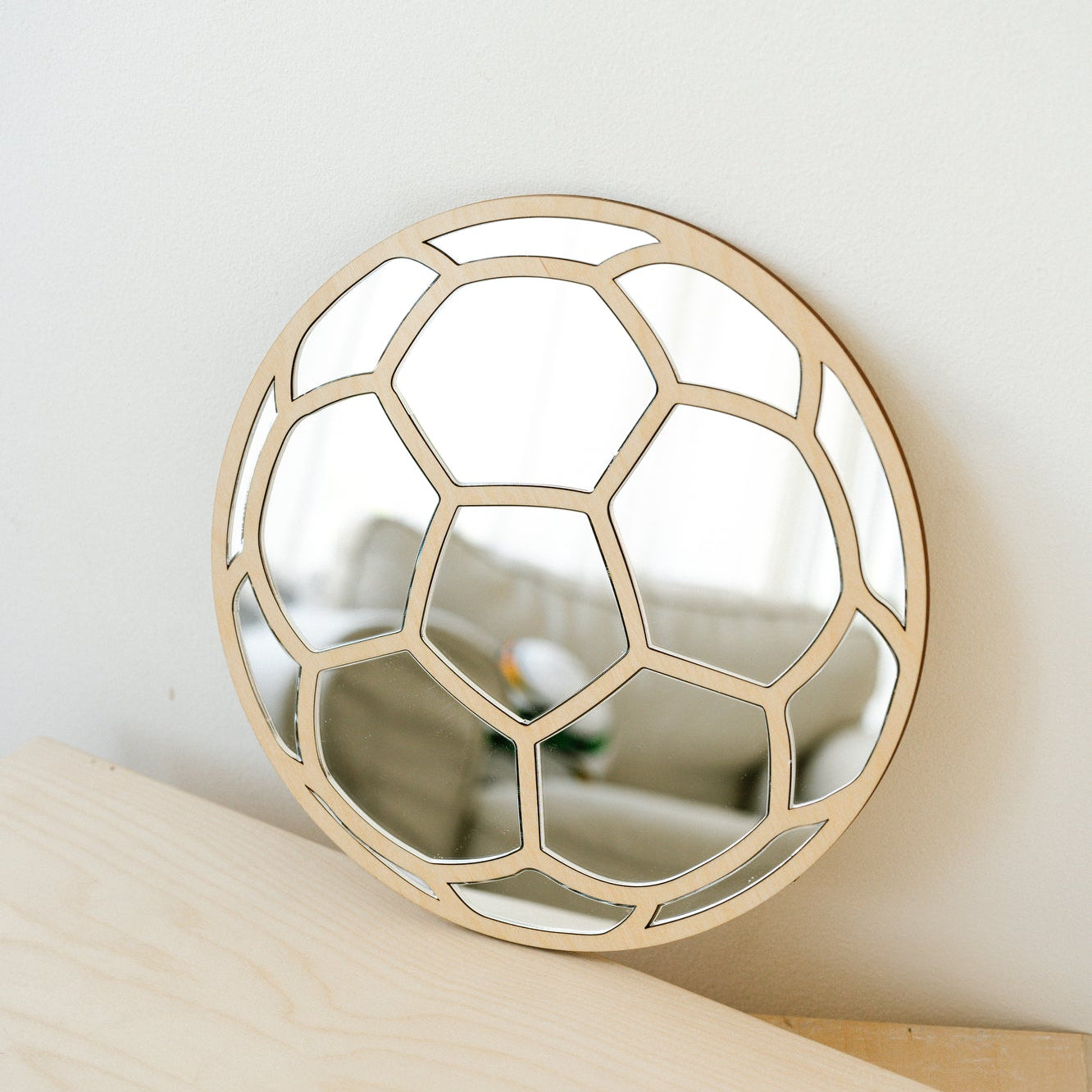 Lusterko - Piłka Nożna