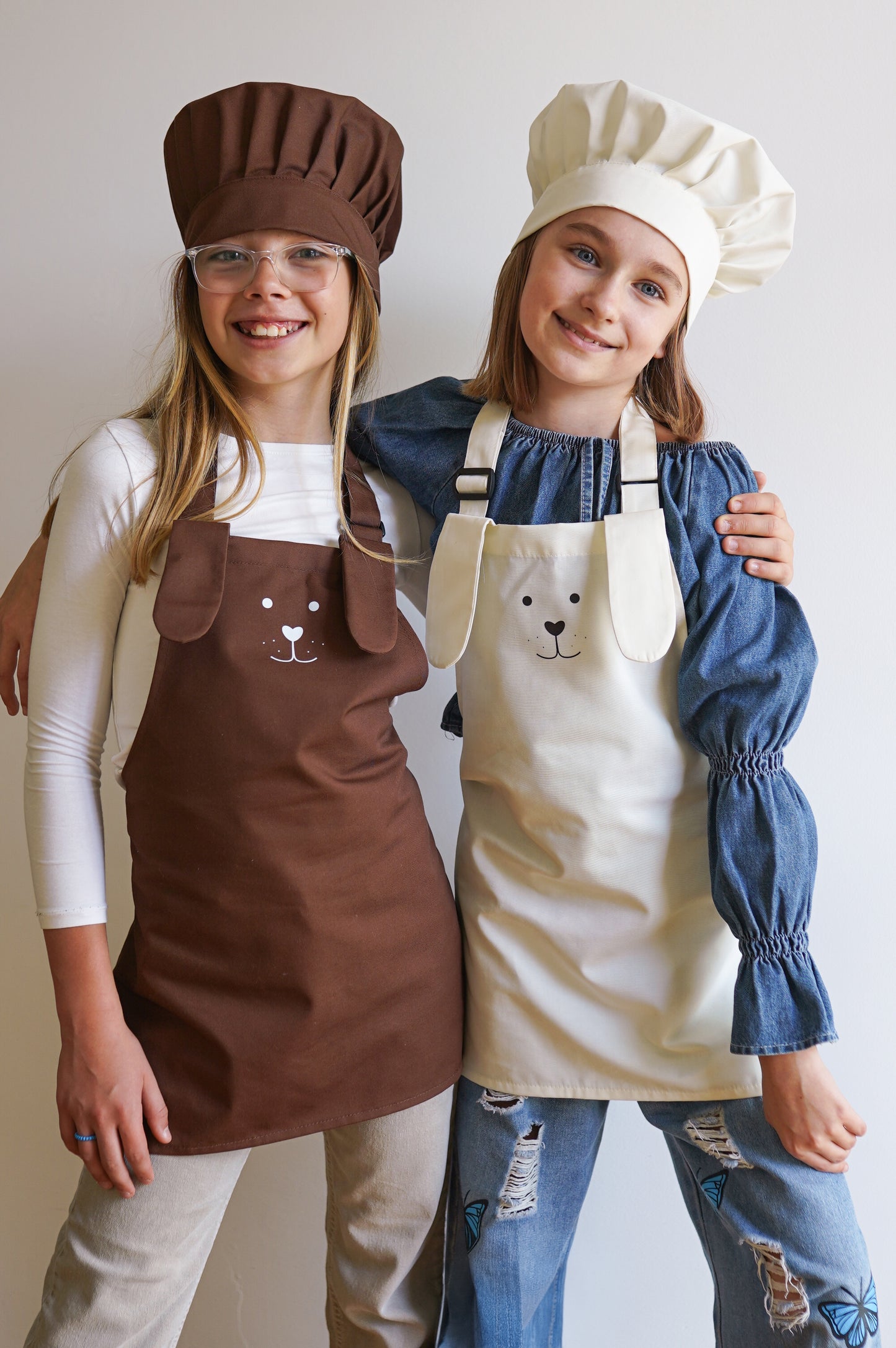 APRON AND HAT SET, ecru, with appliqué