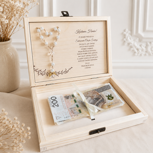 Personalizowane drewniane pudełko na pieniądze z różańcem na Chrzest Święty