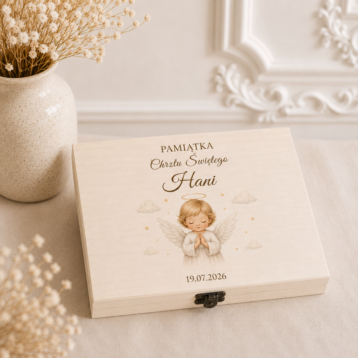 Personalizowane drewniane pudełko na pieniądze z różańcem na Chrzest Święty