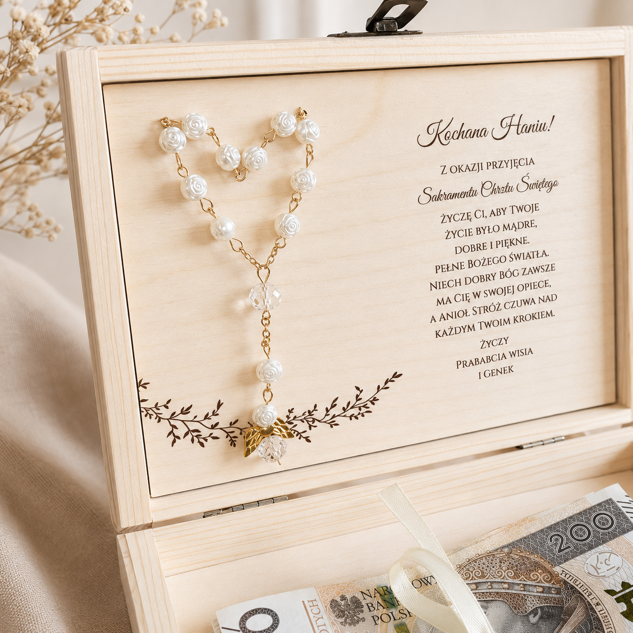 Personalizowane drewniane pudełko na pieniądze z różańcem na Chrzest Święty