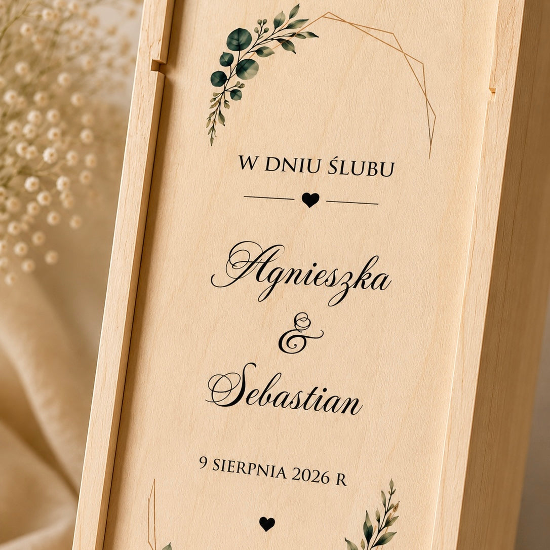 Personalizowana Skrzynka na Wino z Imionami i Datą – Eukaliptus Boho
