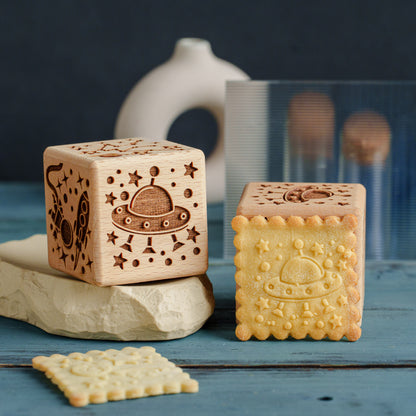 KOSMOS, cake cube