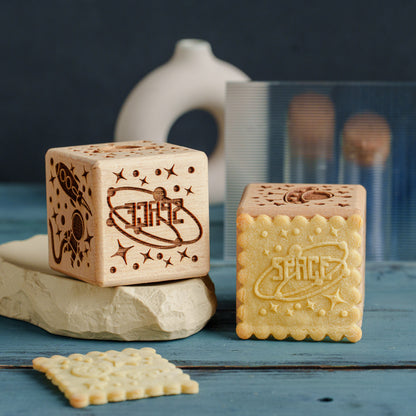 KOSMOS, cake cube