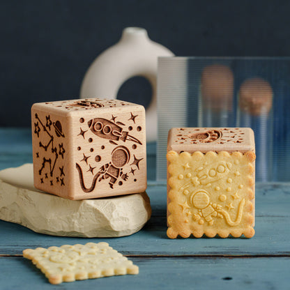 KOSMOS, cake cube